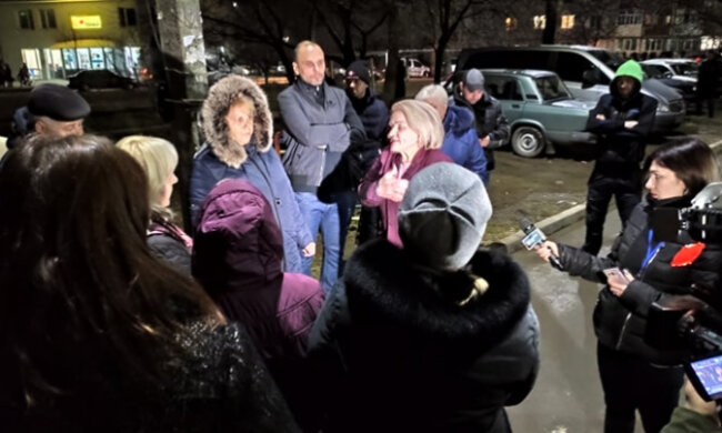 Чернівчанку, що мітингувала під будинком хворого на коронавірус, оштрафували