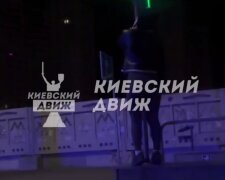 У столиці молода дівчина після сварки вчинила самогубство прямо біля станції метро "Осокорки"