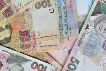 Подарунок до Дня Конституції? Мінімальна зарплатня в Україні може зрости до 5 тисяч
