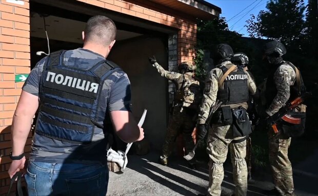 У Києві «накрили» банду рейдерів, яка захоплювала стоянки та гаражі