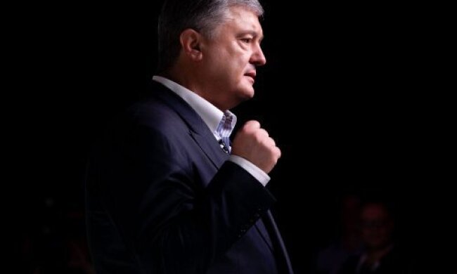 Військовий парад є питанням пріоритетів президента – Порошенко