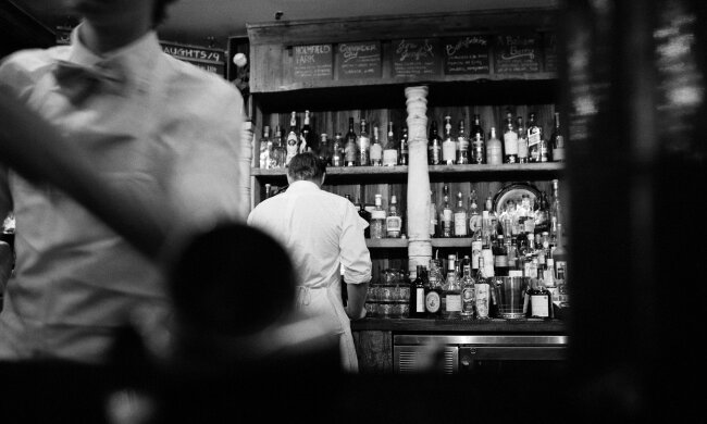 До 6 років за невдалий жарт: киянка «замінувала» нічний клуб на Дмитрівській