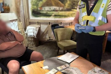 У Києві викрили схему торгівлі посад через НААН