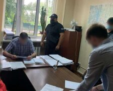 На Київщині посадовця спіймали на хабарі за реєстрацію права власності