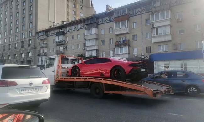 У Києві евакуатор забрав Lamborghini Huracan за $300 000 за порушення ПДР