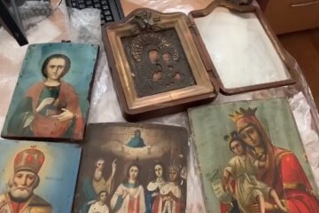 З України намагались вивезти унікальні старовинні ікони (відео)
