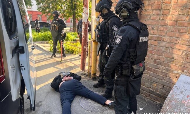 Перекидували "товар" через паркан - поліція викрила наркотрафік до Київського СІЗО