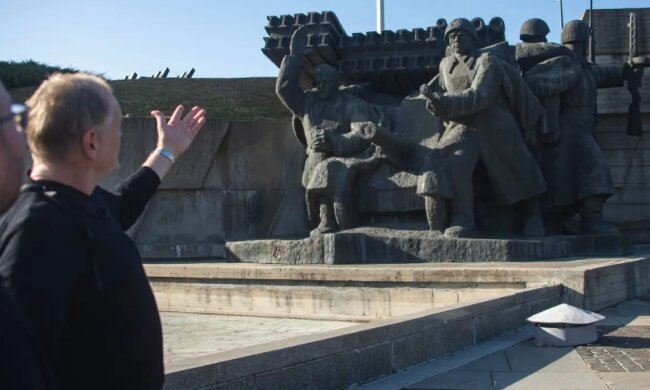 Радянські та пропагандистські наративи — у Київраді визначили 53 пам'ятки та знаки для демонтажу