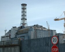 Окупанти повністю знеструмили Чорнобильську АЕС: чим це загрожує
