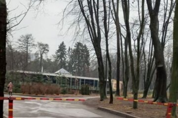 На вході у парк Пушкіна становили шлагбаум