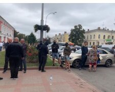 До будівлі ОВК кинули димову шашку