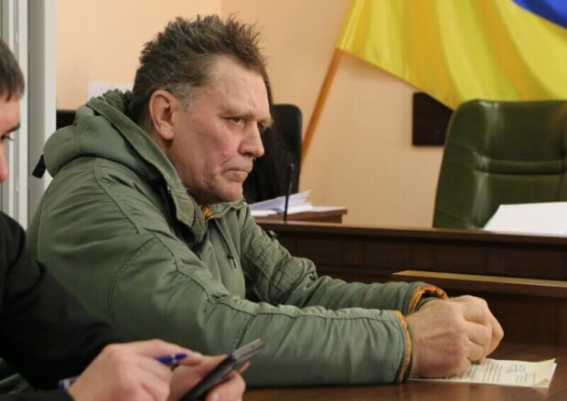 У справі про загибель людей біля укриття, суд Києва почав розгляд справи сторожа Мошкіна