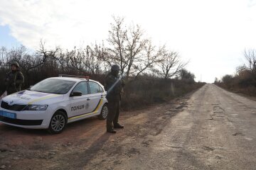 Нацгвардія і Нацполіція патрулюють Золоте у посиленому режимі