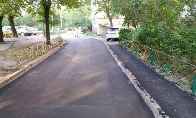 У Солом’янському районі асфальтування дворів перетнуло «екватор»