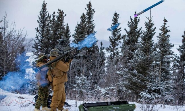 США озброять Україну комплексами Stinger, Javelin і вертольотами – CNN