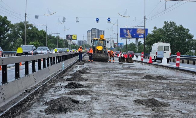 Кличко вирішив виправдатись за поганий стан мостів тим, що його дискредитує центральна влада