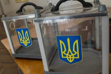 В мажоритарних округах балотується 161 кандидат-однофамілець