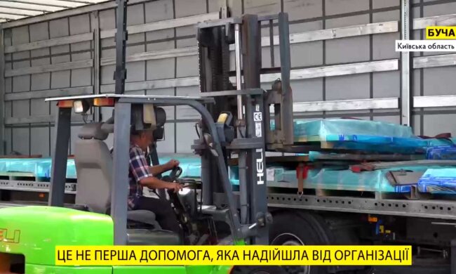 Бучанська громада отримала чотири вантажівки будівельних матеріалів з Польщі