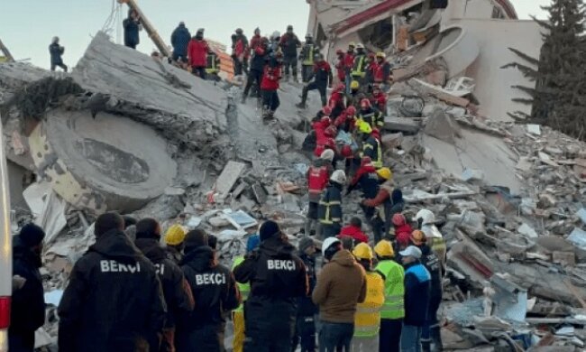 Внаслідок землетрусу в Туреччині та Сирії загинули понад 15 тисяч людей (відео)