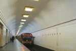 Внаслідок обстрілів у Києві зупинено рух частиною "червоної гілки" метро