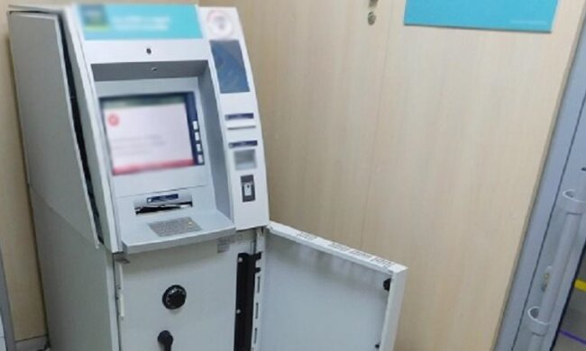В Ощадбанку на Троєщині підірвали банкомат