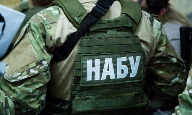 Паркінг замість шкільного басейну: колишнього головного архітектора столиці підозрюють у корупційній змові