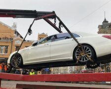 КМВА офіційно заборонила евакуацію приватних авто під час повітряної тривоги