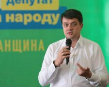 Найбільша інтрига з Разумковим: у “Слузі народу” ділять посади