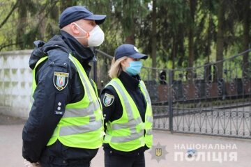 Поліція заблокувала столичні кладовища