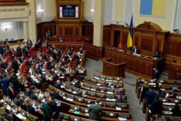 Рада вирішує майбутнє двох міністрів і голови СБУ
