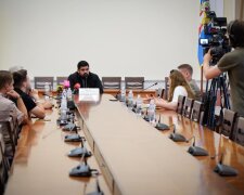 Глава КМВА проінформував, що провів пресконференцію стосовно маніпуляцій навколо "непідписаних" розпоряджень