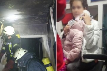 У Києві пожежники врятували маму з немовлям: дівчинку госпіталізували