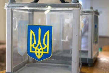 В Україні у “день тиші” продовжується політична агітація
