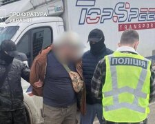 Небезпечний квест за 10 тисяч доларів: у Києві затримали організатора нелегального трафіку через кордон