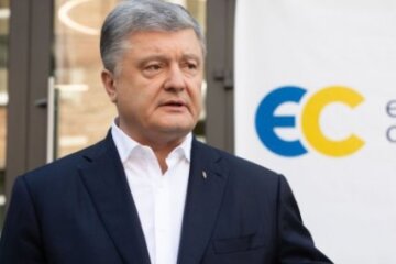 Порошенко розкрив деталі грудневого перевороту