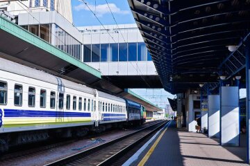 Прямо до літака: «Укрзалізниця» тестує новий маршрут до аеропорту Кишинева