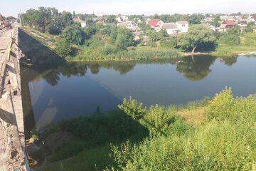 У Білій Церкві врятували жінку, котра збиралася стрибнути з мосту