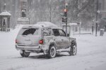 Дощ з мокрим снігом, вітер та ожеледиця: київських водіїв попередили про негоду