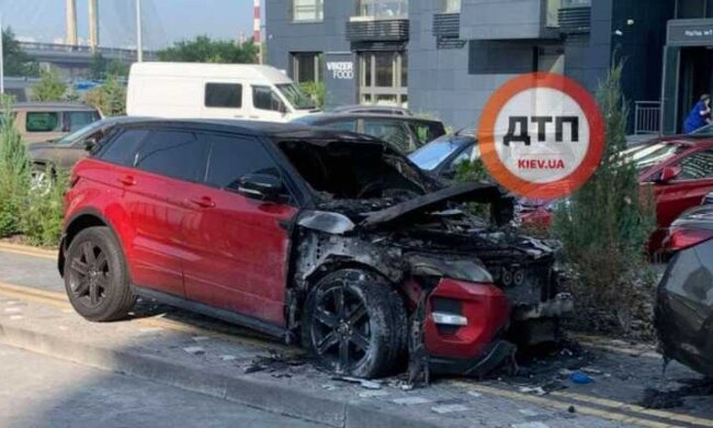 У Києві спалили Range Rover відомої блогерки