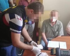 Проректора одного з київських вишів затримали на хабарі