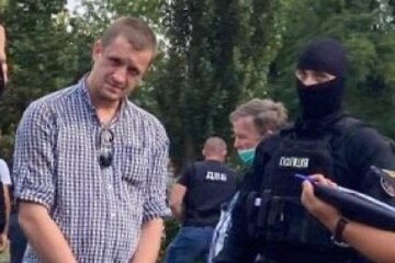 Інспектора поліції Києва затримали на збуті наркотиків (відео)