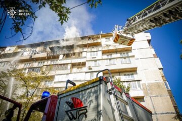 У Києві знайшли загиблу людину під час пожежі в 9-типоверхівці