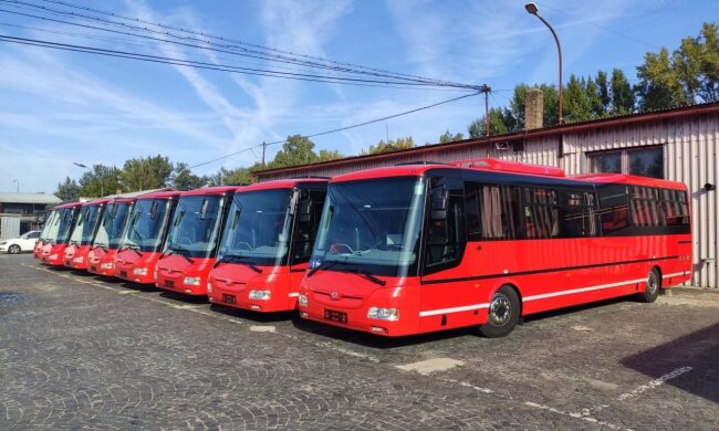 Допомога словацьких партнерів - Київ отримав автобуси від Братислави