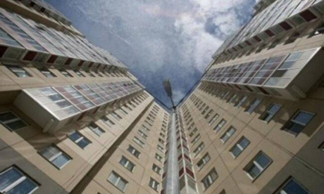 У Києві дитина розбилася на смерть, впавши з висотки