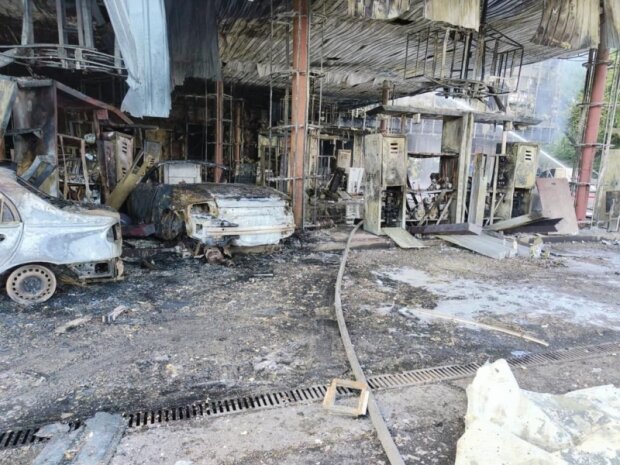 Власники АЗС в Дніпровському районі, де сталась ДТП і пожежа, ще підраховують збитки