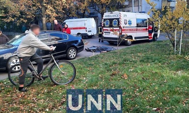 Під час пожежі у столичних Бортничах загинула людина: пожежу ліквідували