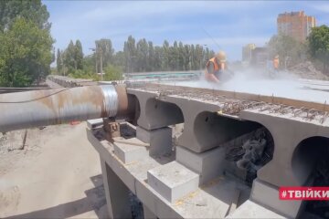 Як оновлюють Борщагівський шляхопровід, який не бачив ремонту 55 років (відео)
