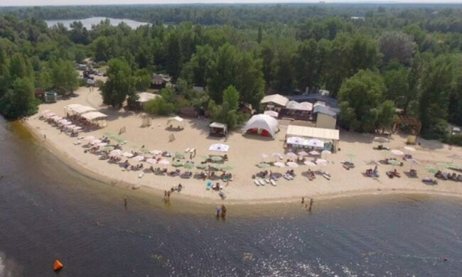 У Києві спеціалісти перевірили якість води та ґрунту на пляжах - що виявили?