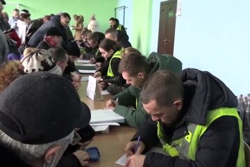 У Голосіївському районі облаштували пункт допомоги постраждалим від обстрілу