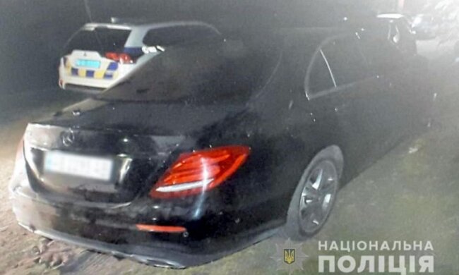 Побили та прив’язали до дерева: під Києвом біля банкомату вкрали чоловіка та вивезли в ліс